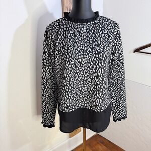 Elle‎ Black and White Long Sleeve Animal Print and Ruffle Neck Blouse Size Large